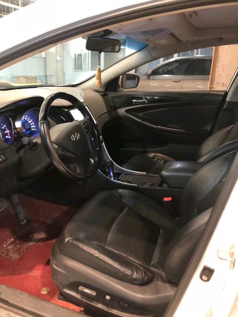 潍坊16年现代索纳塔八4