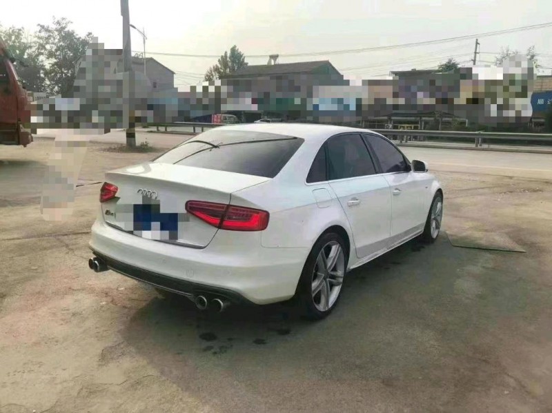 北京16年奥迪A4L3
