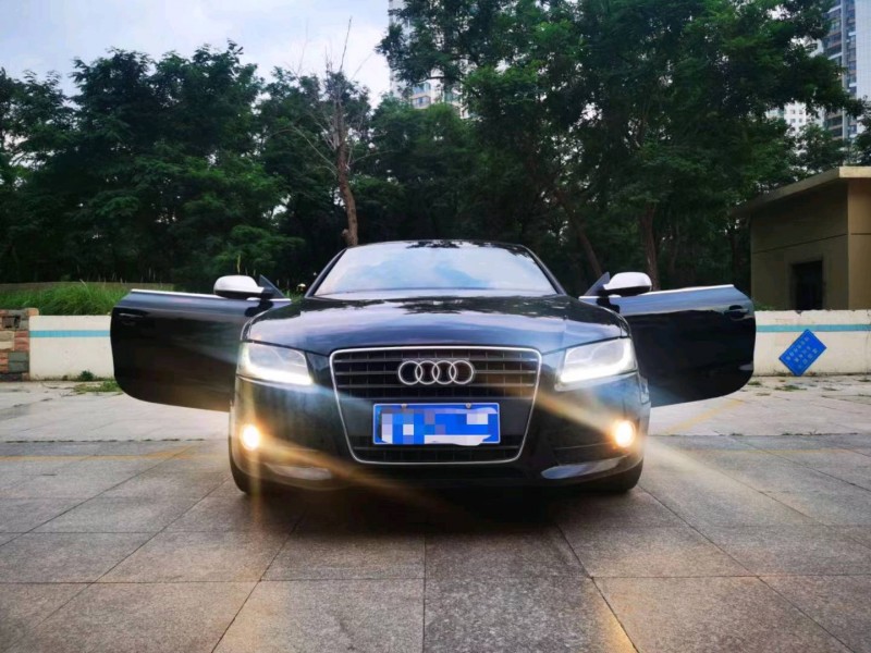 济宁11年奥迪A55