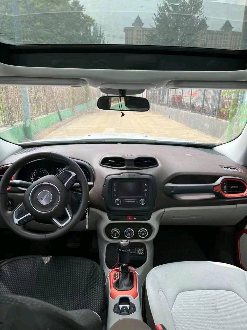 石家庄17年Jeep自由侠4