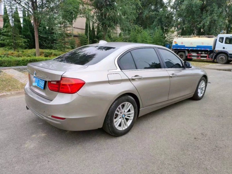 北京14年宝马3系9