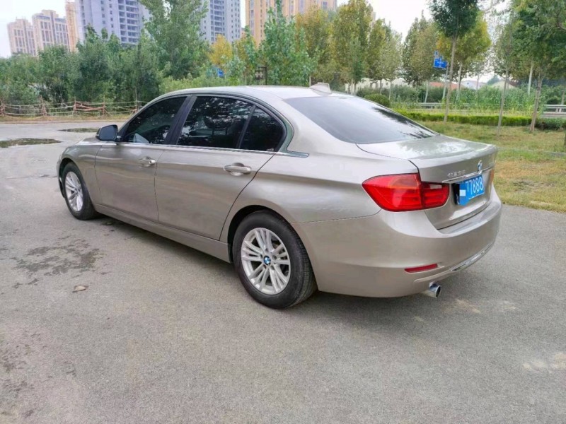 北京14年宝马3系8