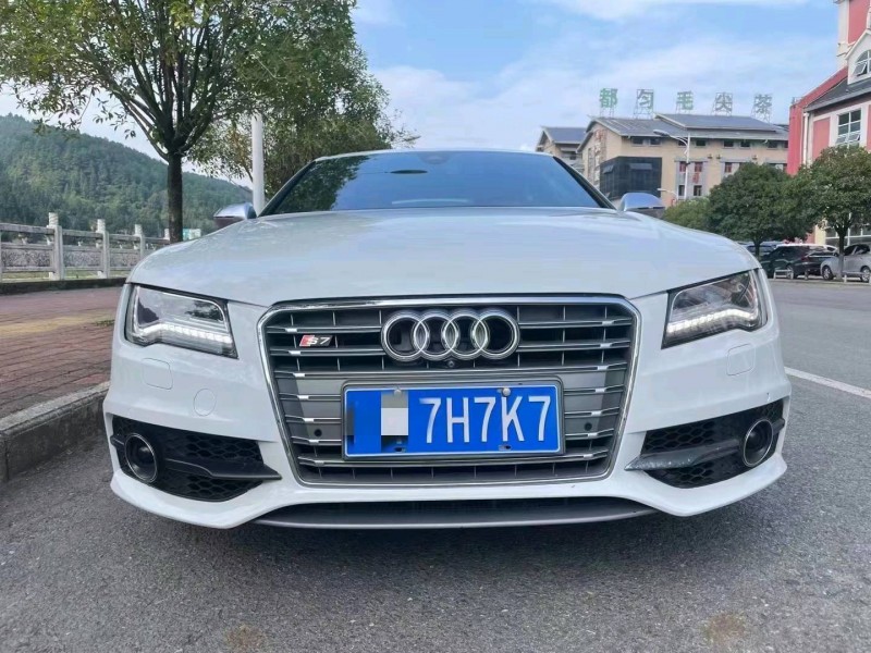 济宁15年奥迪A7L1