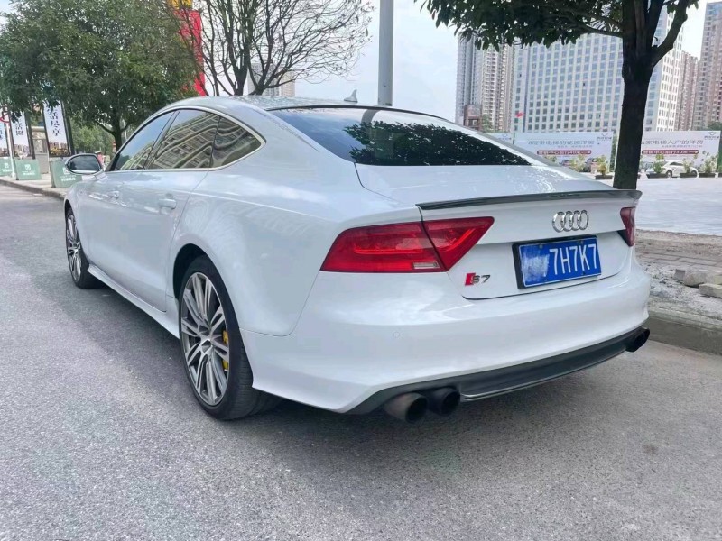 济宁15年奥迪A7L5