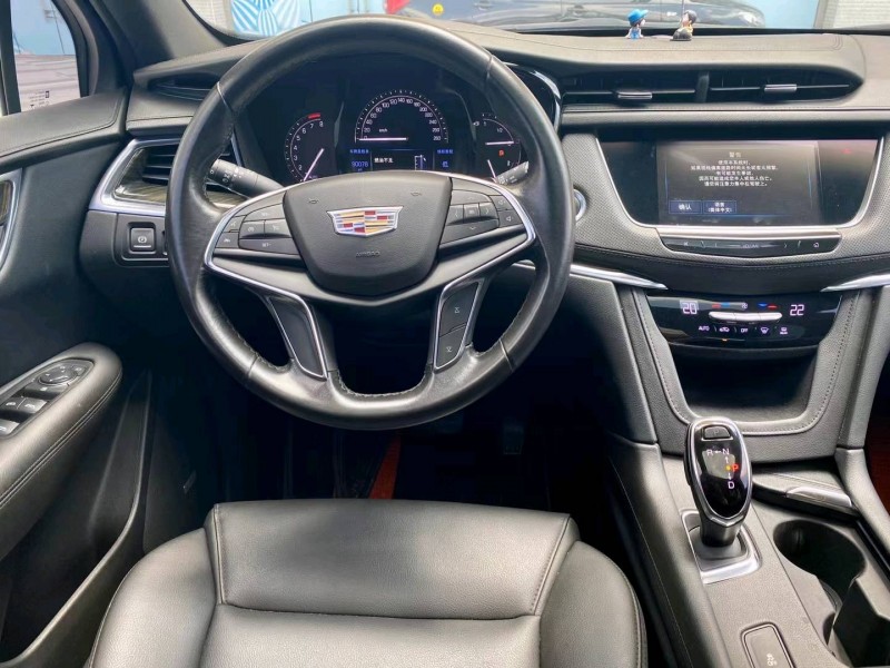 东莞17年凯迪拉克XT58