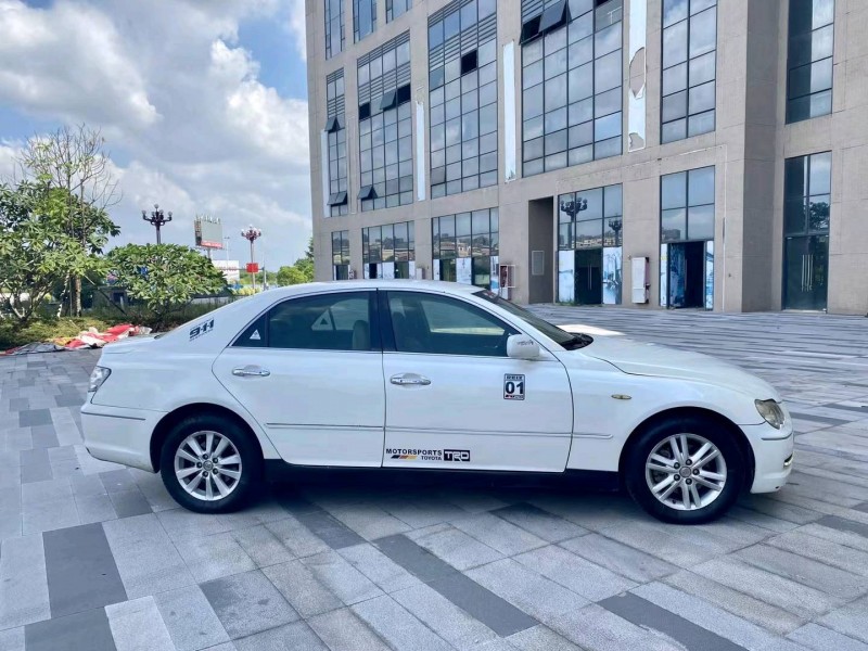 东莞06年丰田锐志3