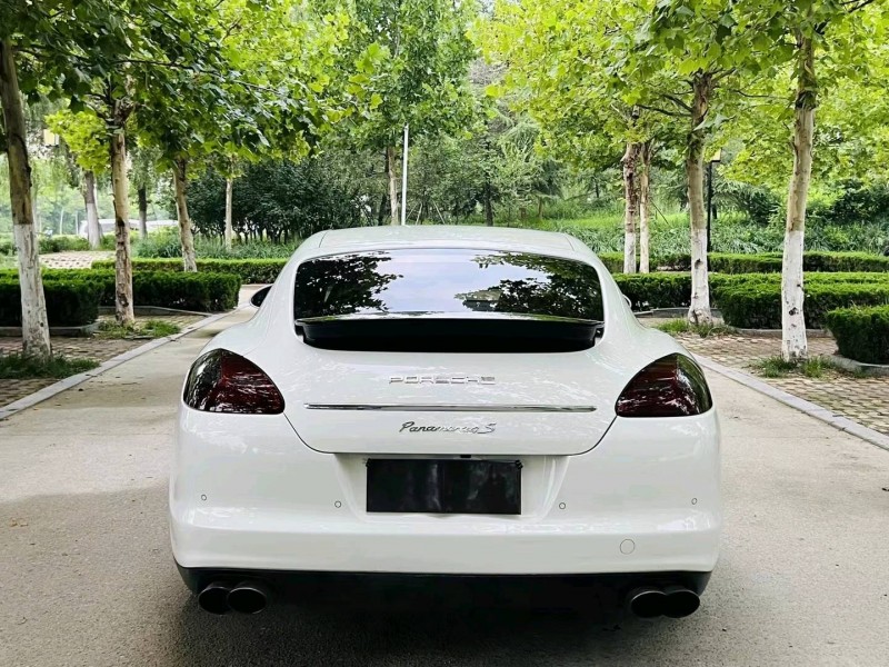 聊城12年保時捷帕拉梅拉9