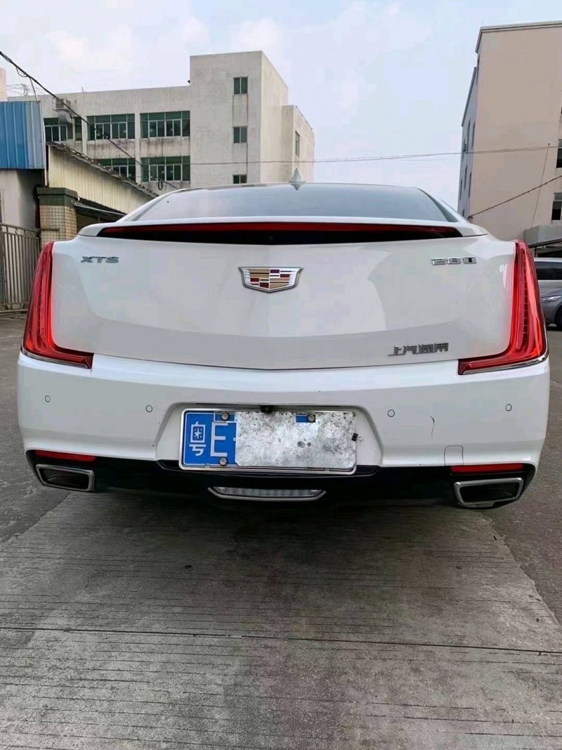 中山19年凯迪拉克XTS4