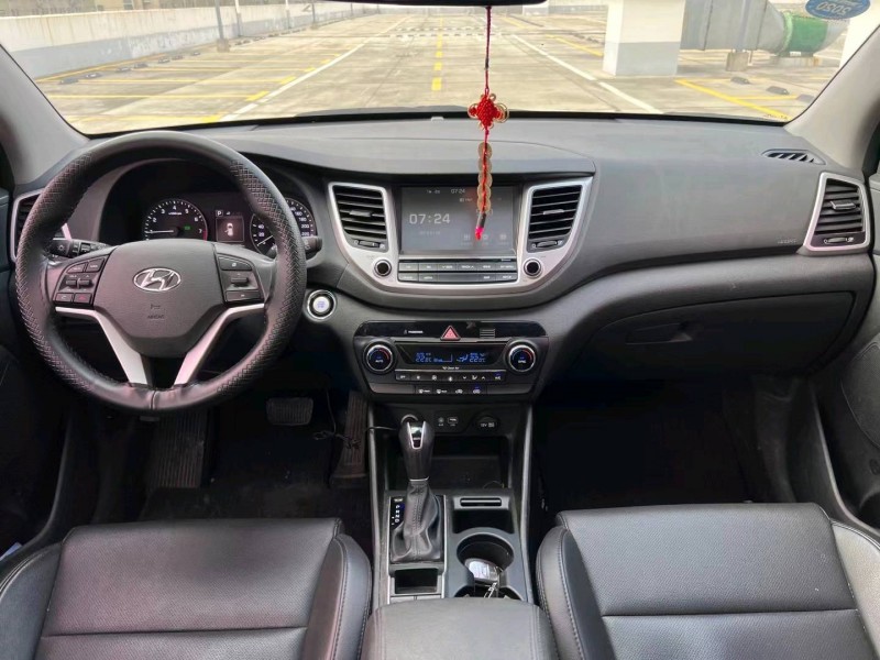 盐城17年现代途胜7