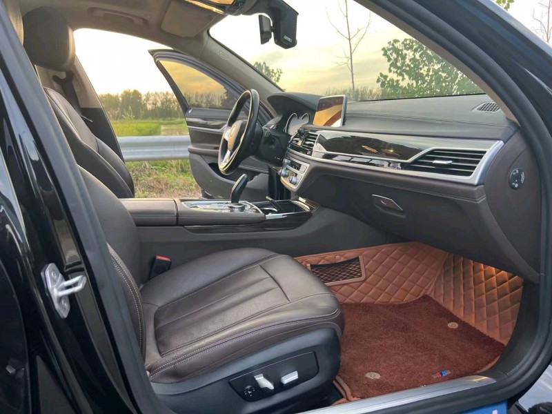 徐州17年宝马7系4