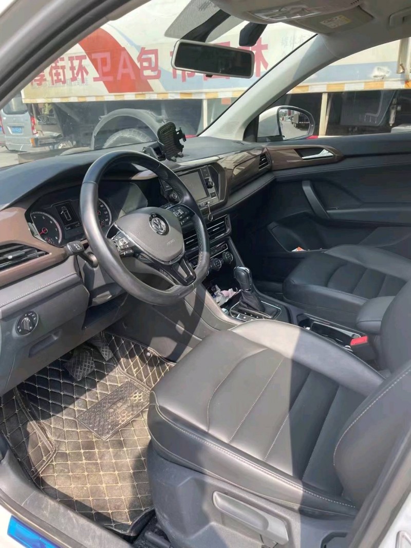 东莞20年大众途岳5