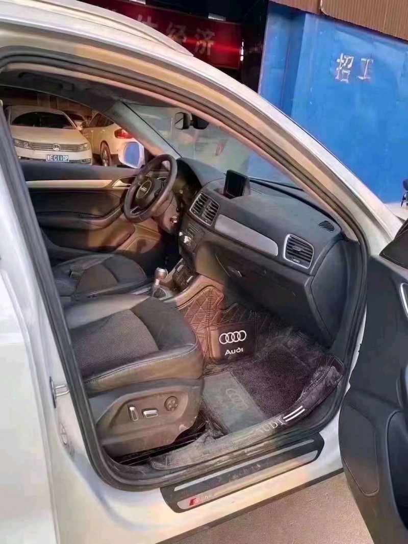 济宁19年奥迪Q38