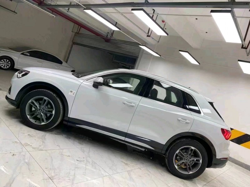 成都21年奥迪Q33