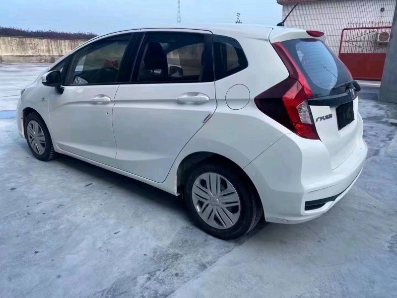 枣庄19年本田飞度3