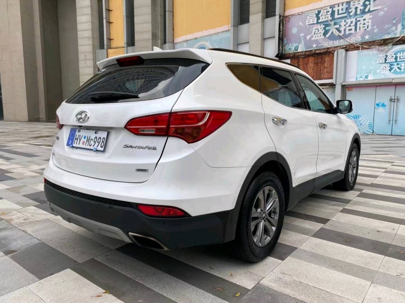 东莞16年现代新胜达4