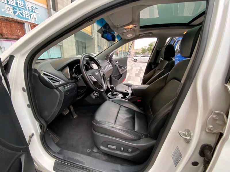 东莞16年现代新胜达6