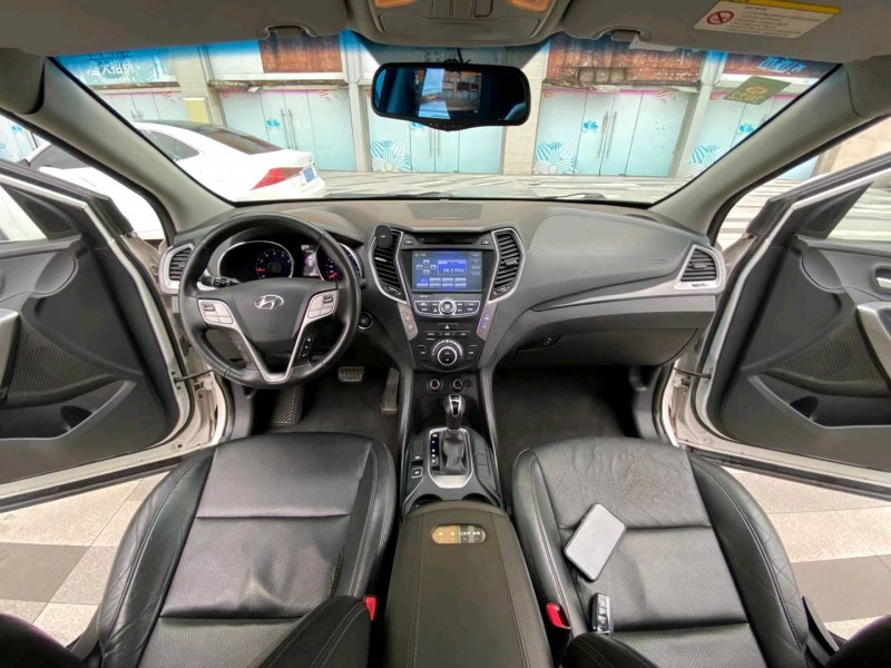 东莞16年现代新胜达7