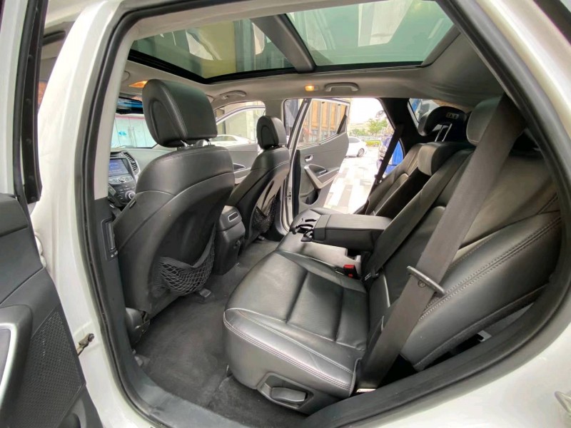 东莞16年现代新胜达9