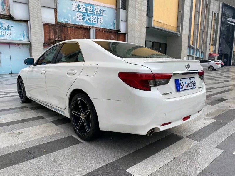 东莞14年丰田锐志5