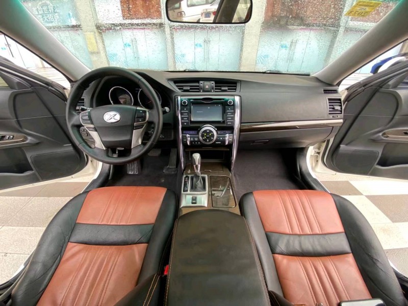 东莞14年丰田锐志7