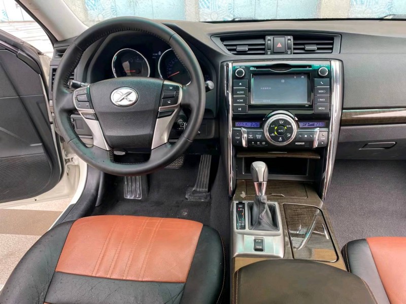 东莞14年丰田锐志8