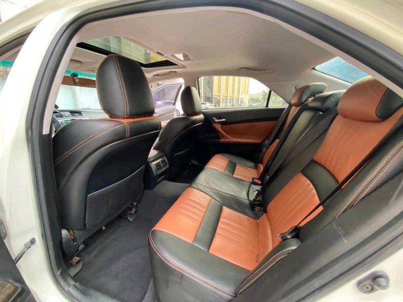 东莞14年丰田锐志9