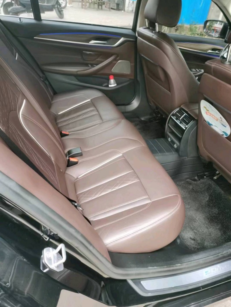 成都18年宝马5系新能源6