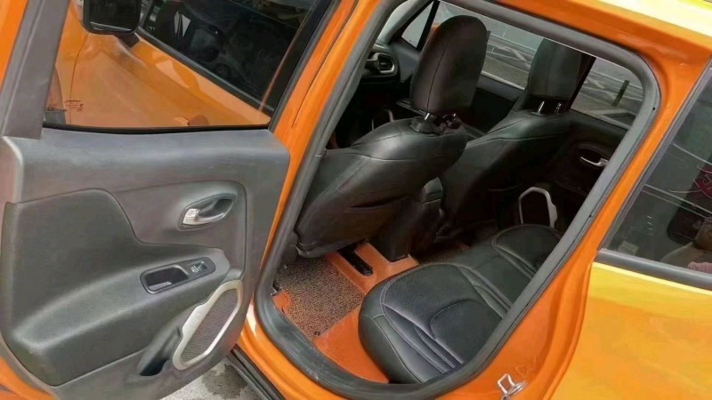 石家庄17年Jeep自由侠4