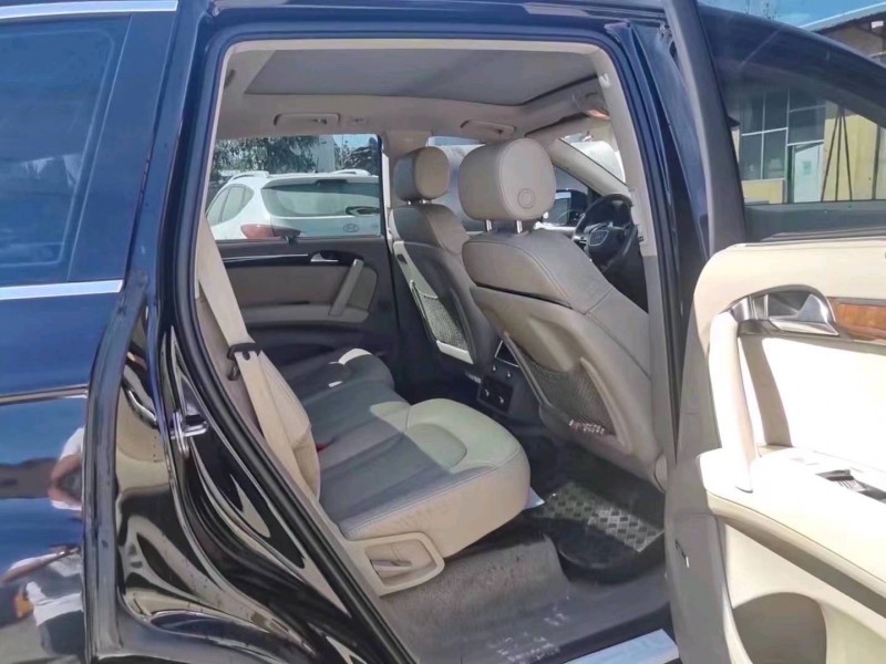 济宁12年奥迪Q75