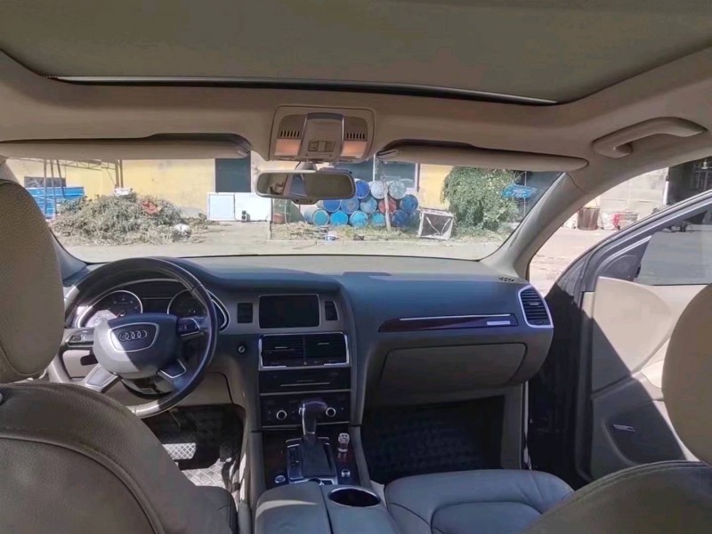 济宁12年奥迪Q76