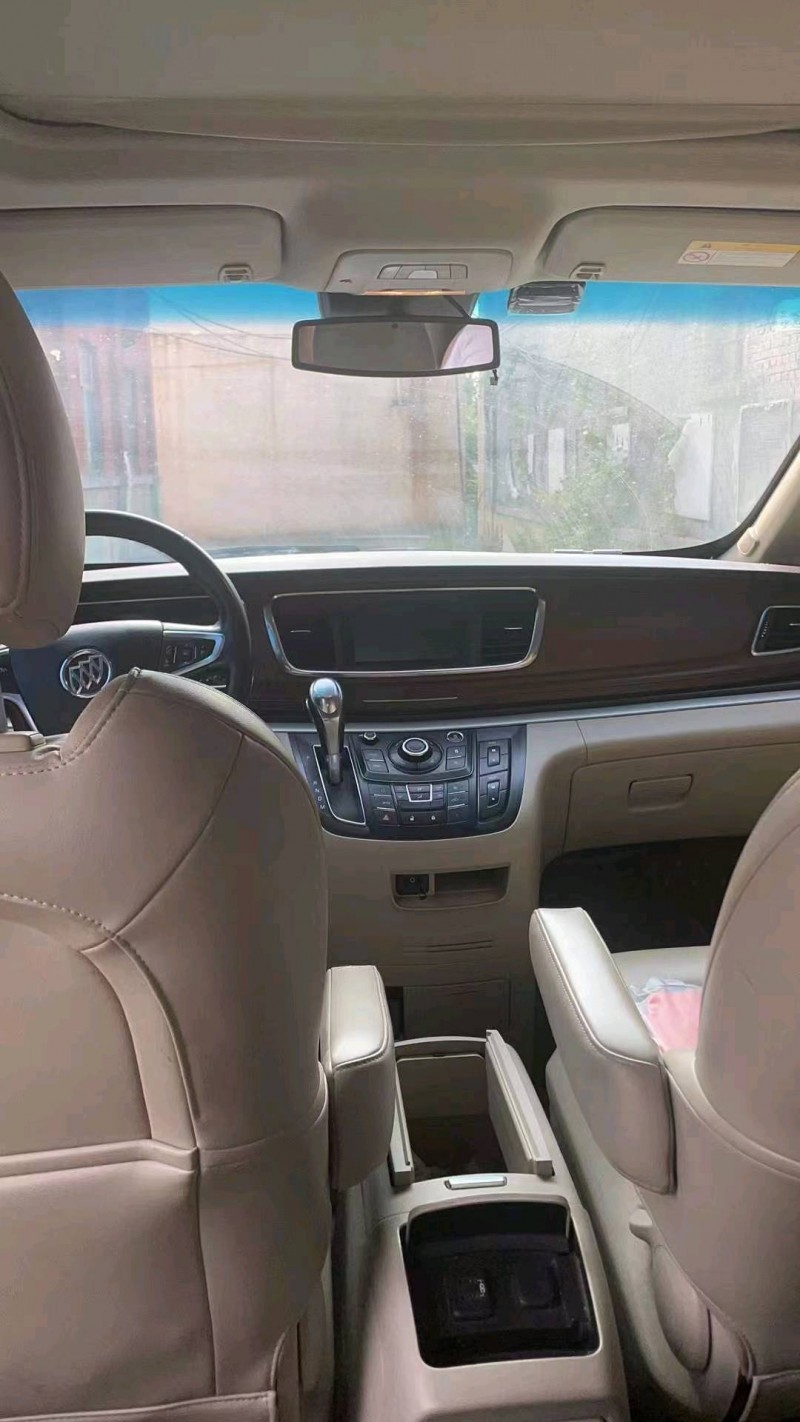 济南17年别克GL84