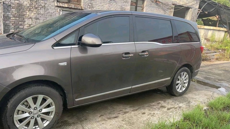 济南17年别克GL83