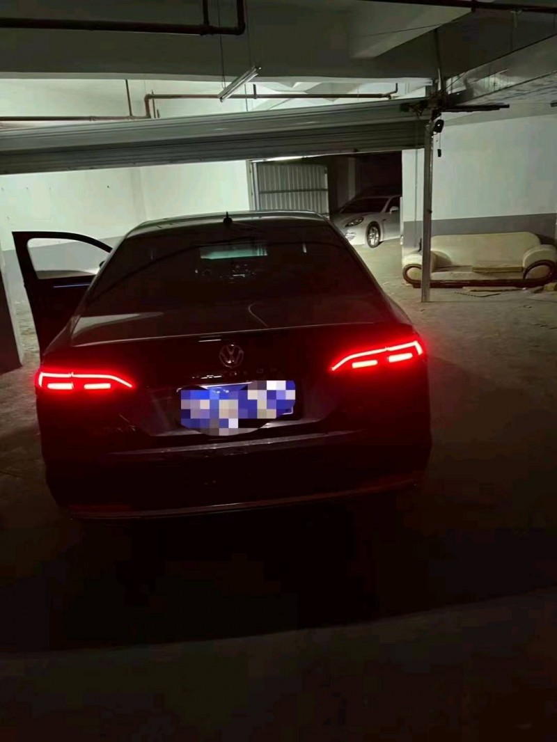 济南18年大众辉昂6