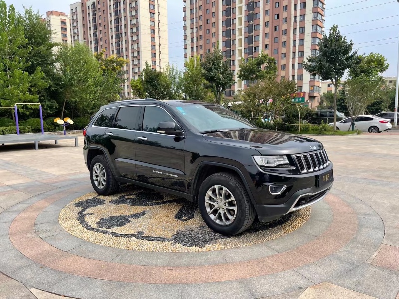 青島16年Jeep大切諾基4