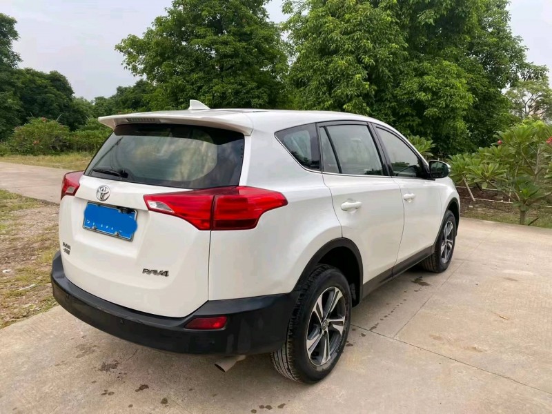 广州15年丰田RAV48