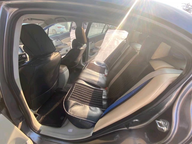 东莞13年本田思域9