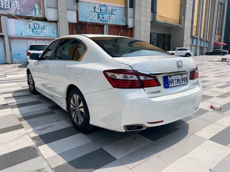 东莞16年本田雅阁6