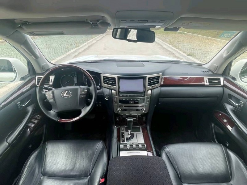 石家庄13年雷克萨斯LX2
