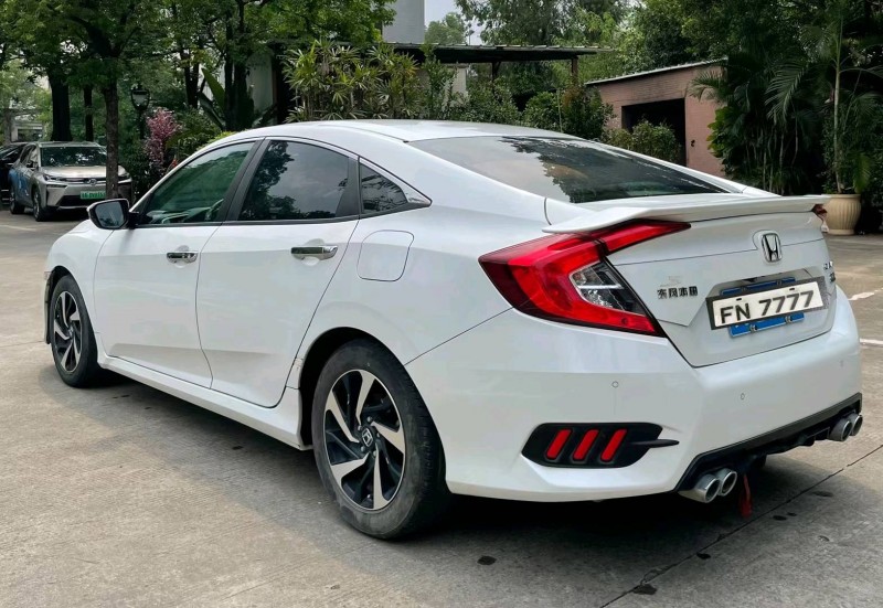 广州17年本田思域4