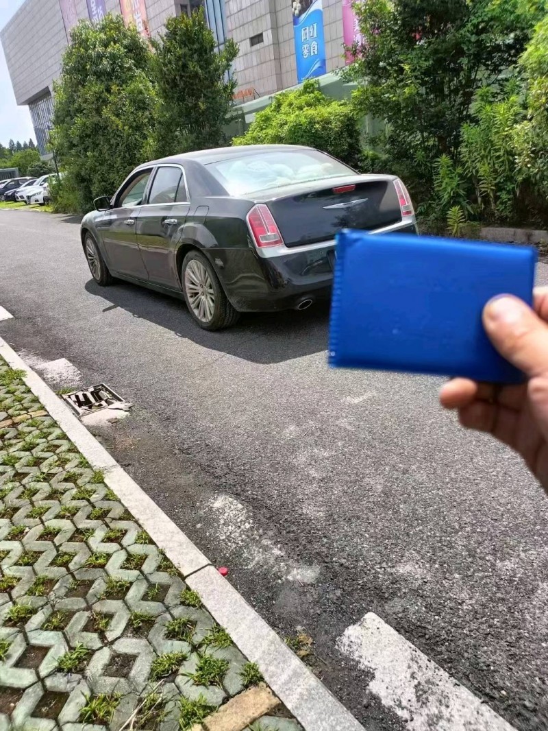 嘉興14年克萊斯勒300C5