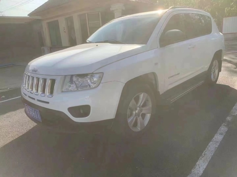 青島13年Jeep指南者4