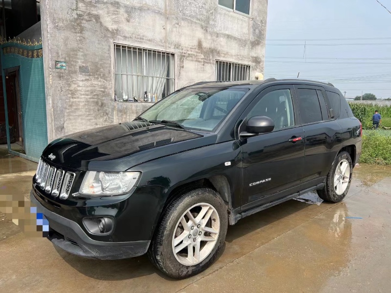 青島13年Jeep指南者3
