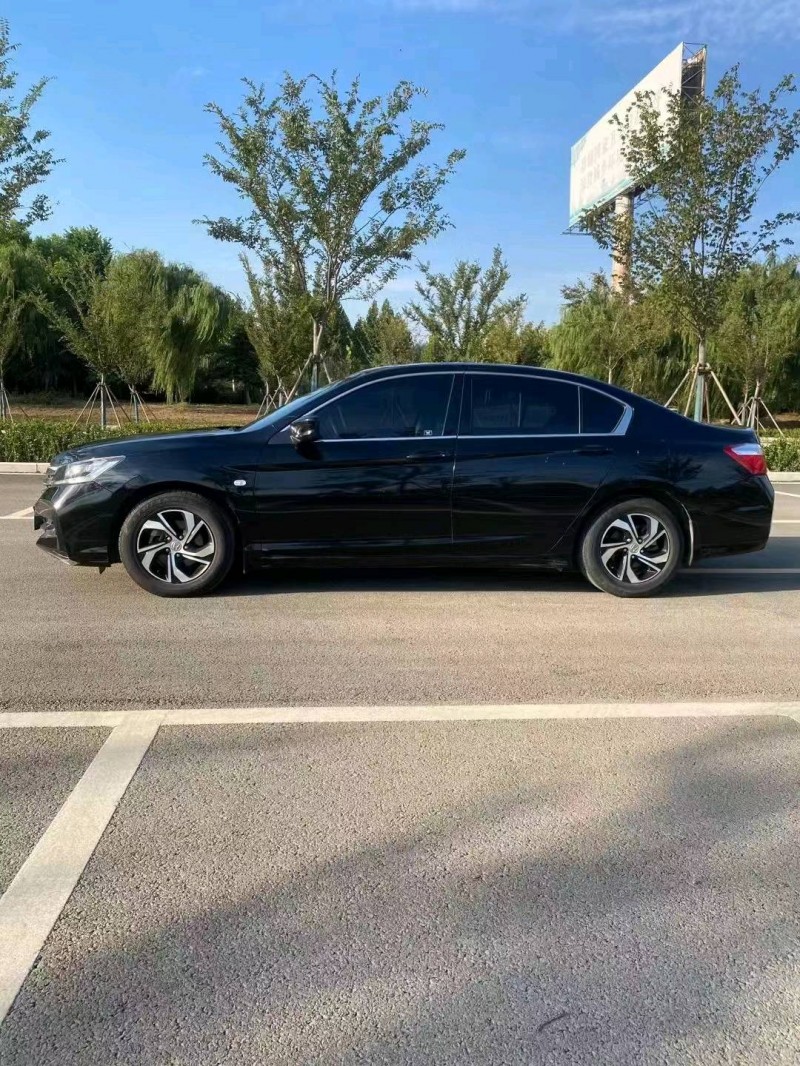 徐州15年本田雅阁3