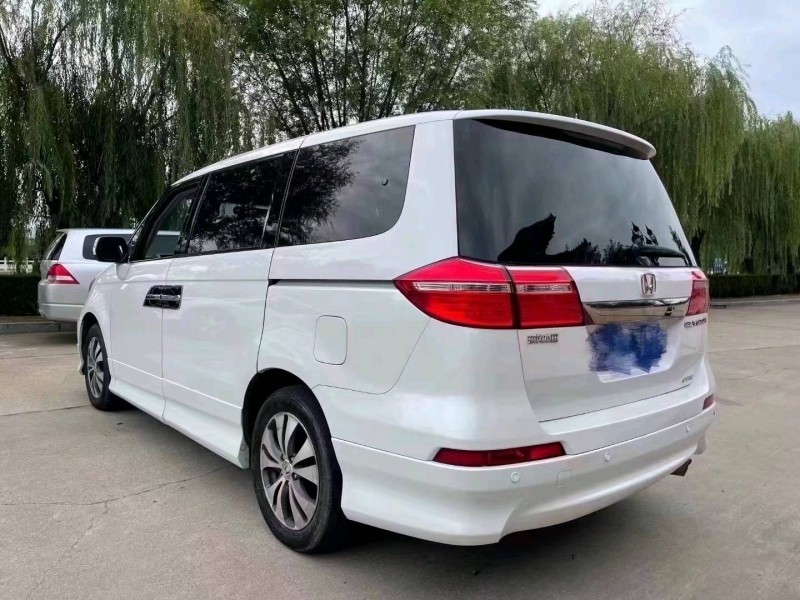 青岛15年本田艾力绅9