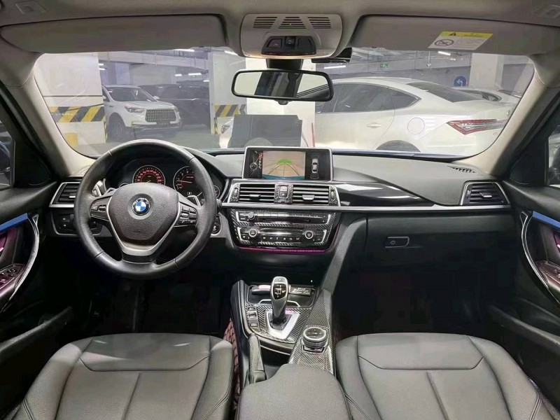 成都17年宝马3系9