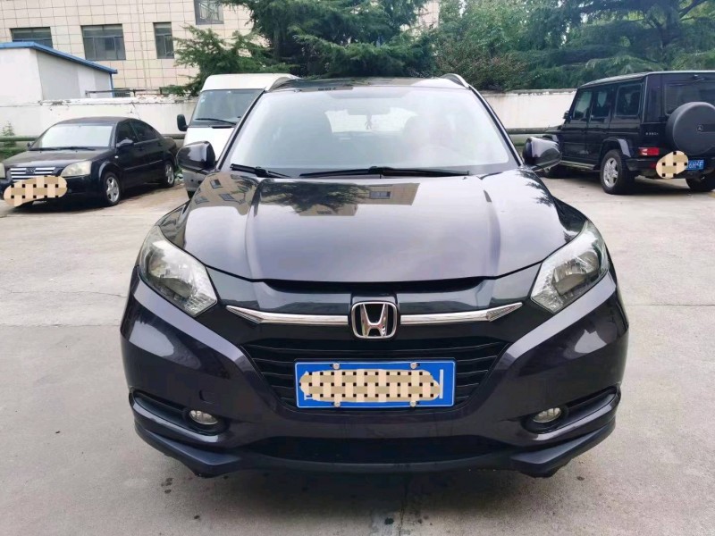 青岛17年本田缤智1