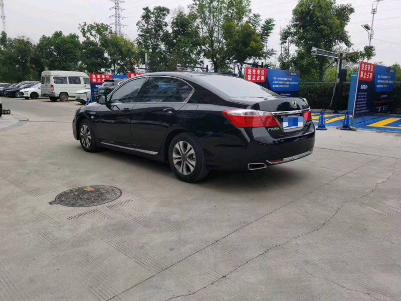 济南16年本田雅阁5