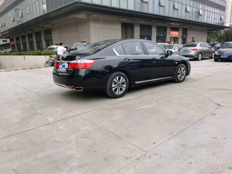 济南16年本田雅阁4