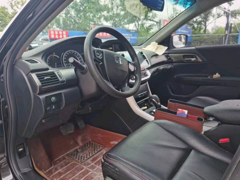 济南16年本田雅阁8