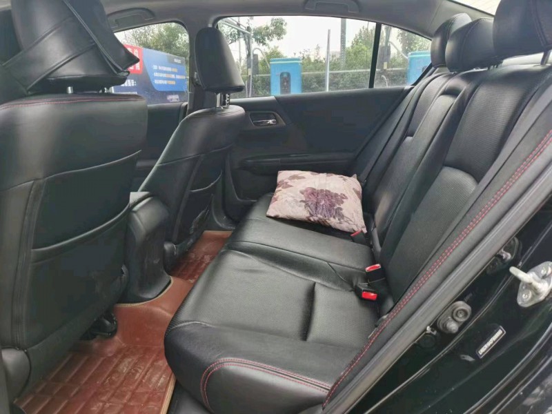 济南16年本田雅阁7